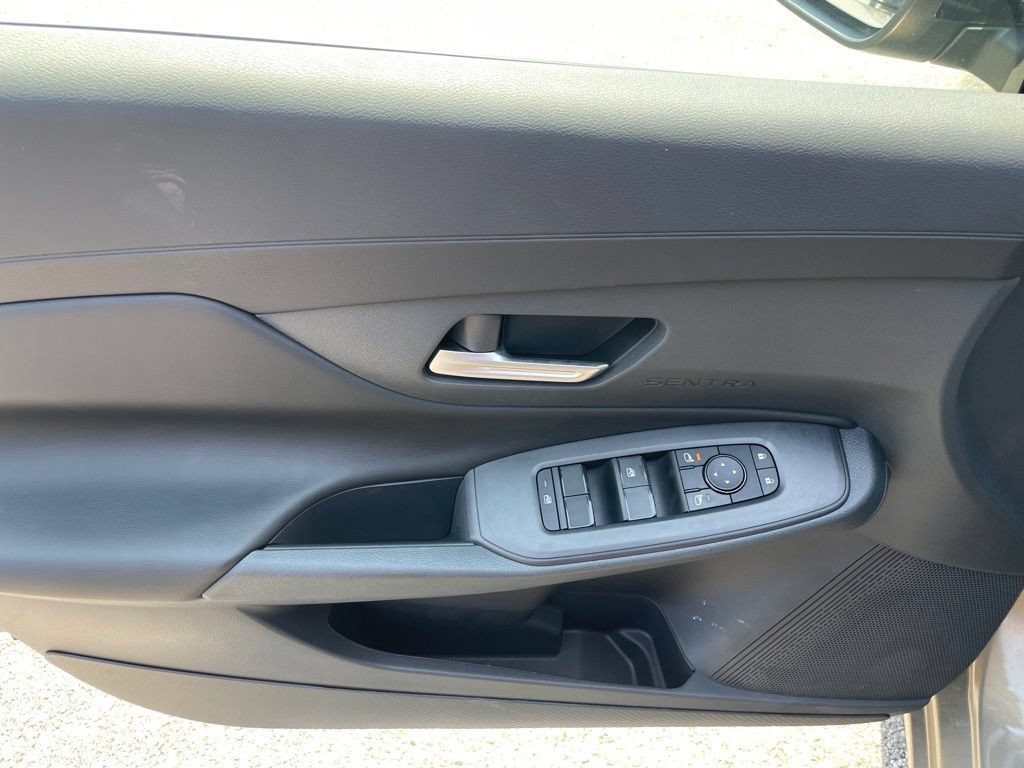New 2026 Nissan Sentra SV w/ SV Convenience Package FWD image 7