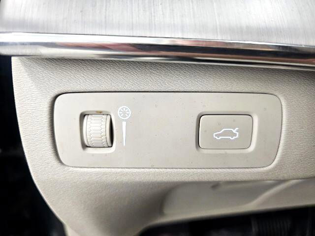 Used 2021 Volvo XC90 T5 Momentum w/ Climate Package image 27
