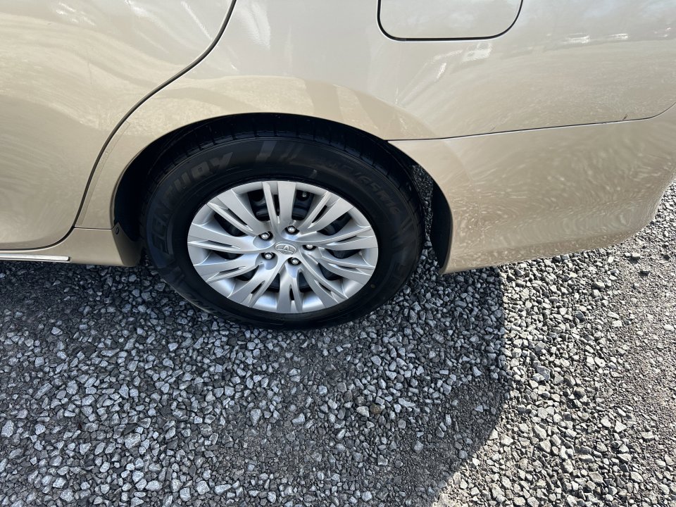 Used 2012 Toyota Camry LE image 18