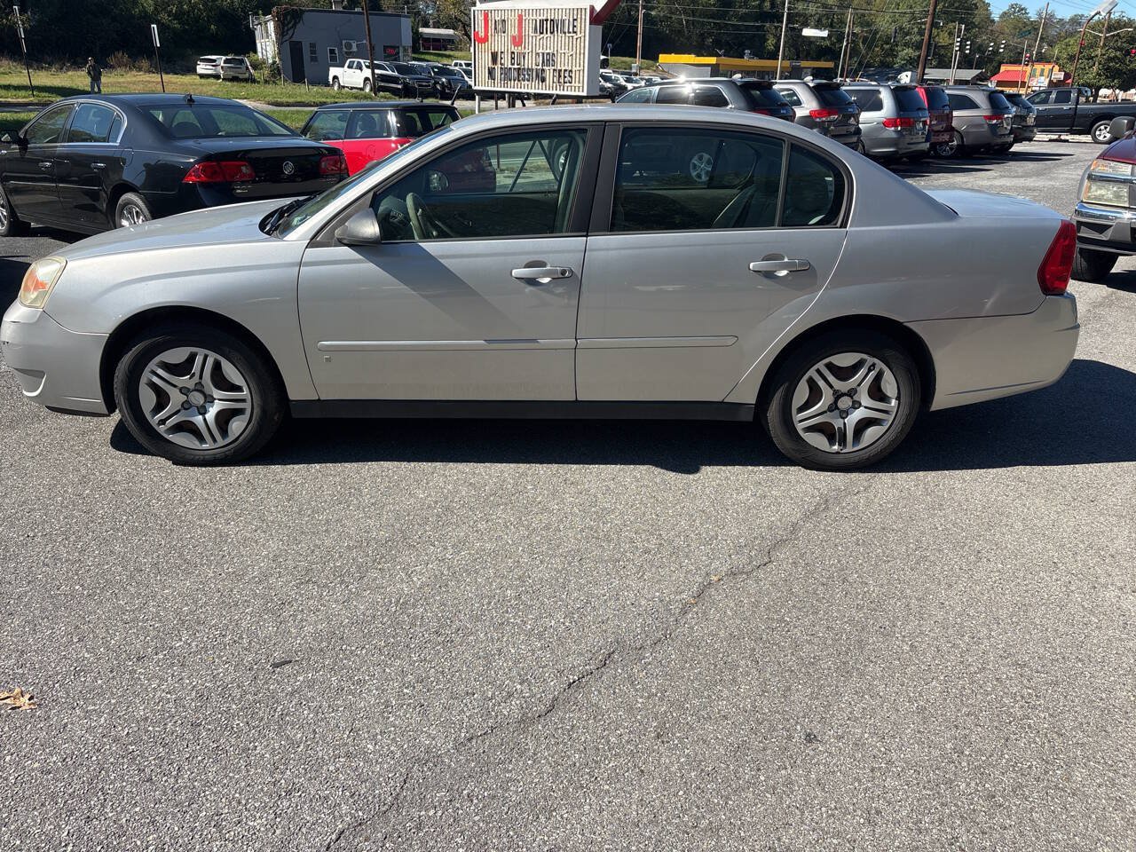 Used 2007 Chevrolet Malibu LS FWD image 16