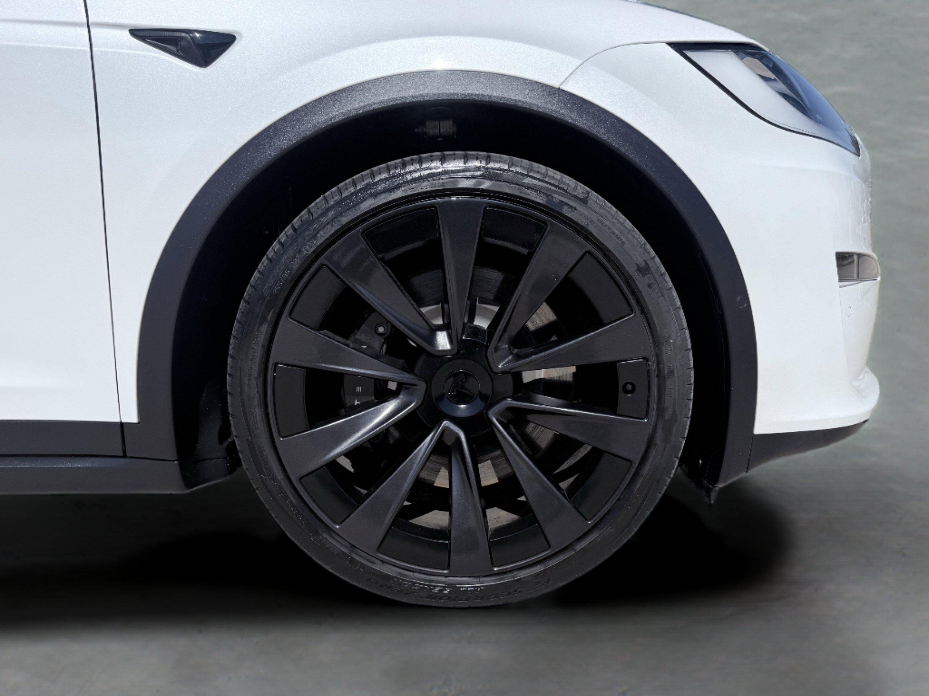 Used 2023 Tesla Model X AWD/4WD image 9