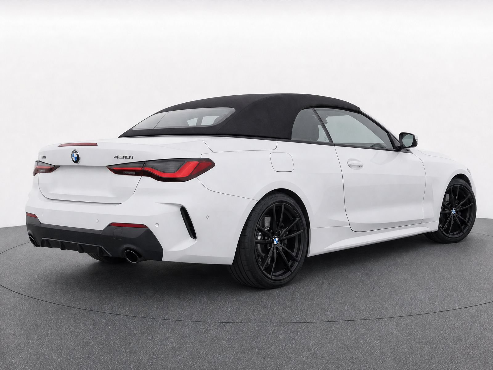 Used 2024 BMW 430i xDrive Convertible w/ M Sport Package AWD/4WD image 4