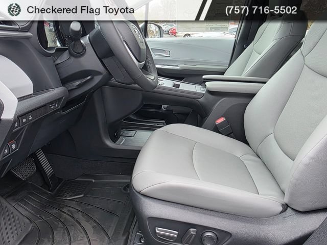 New 2026 Toyota Sienna XLE AWD/4WD image 4