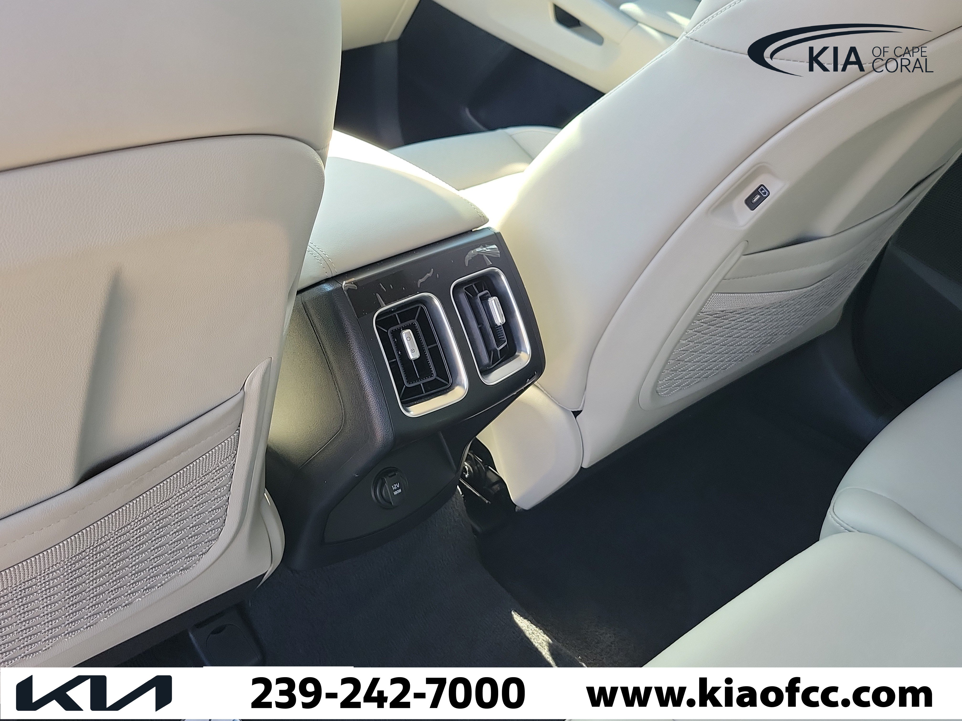 Certified 2025 Kia Sorento S w/ Panoramic Sunroof Package FWD image 14