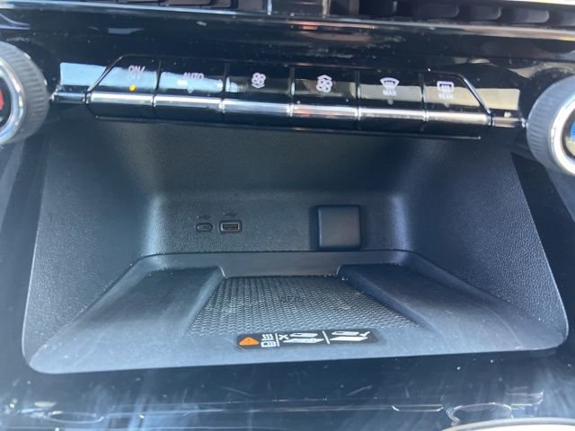 Used 2025 Chevrolet Traverse LT AWD/4WD image 28