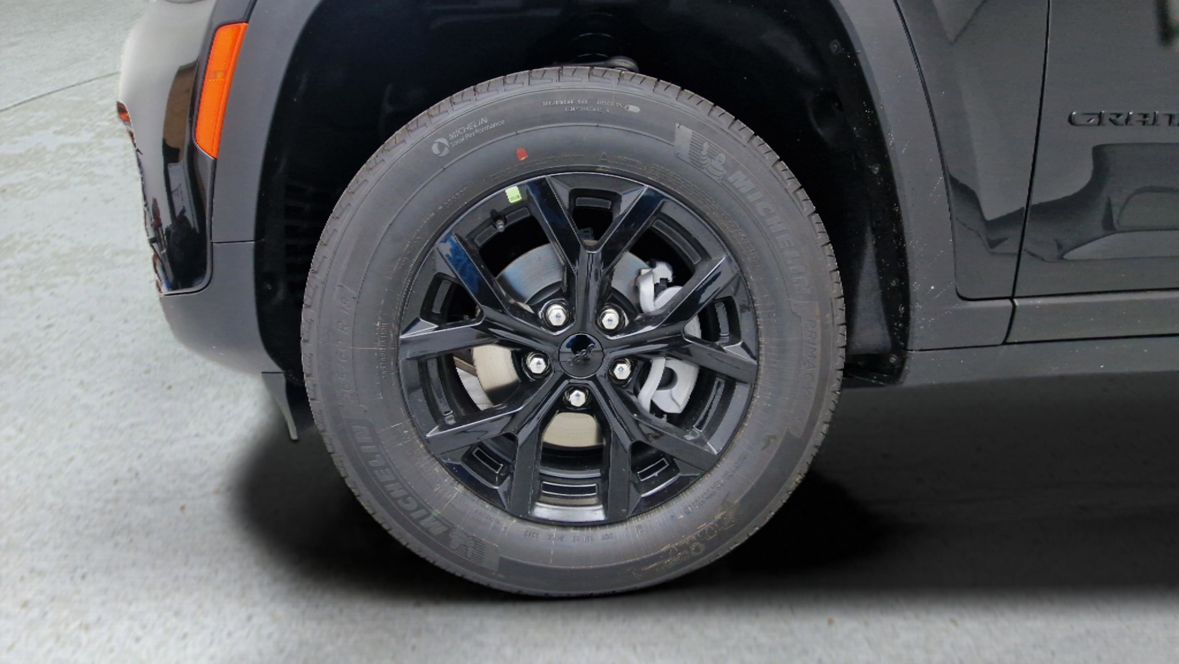 New 2025 Jeep Grand Cherokee Altitude image 59