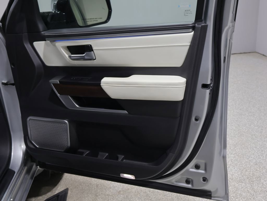 Used 2024 Toyota Sequoia Capstone AWD/4WD image 23