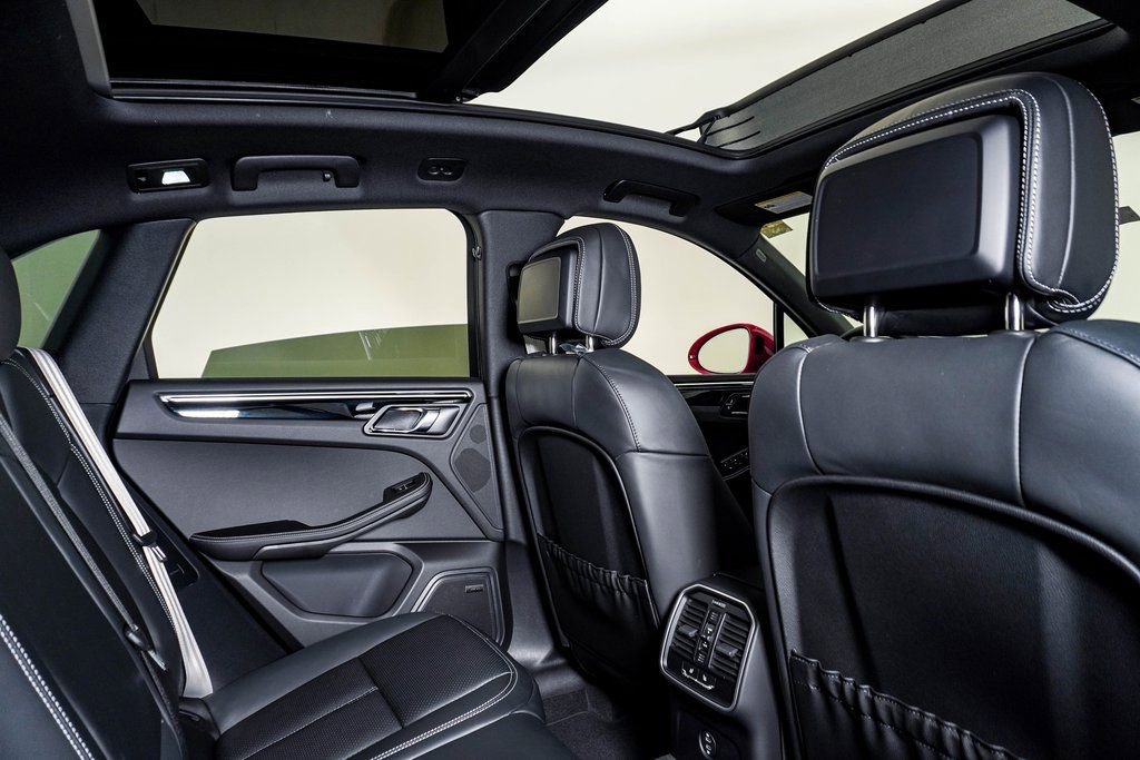 New 2026 Porsche Macan image 16