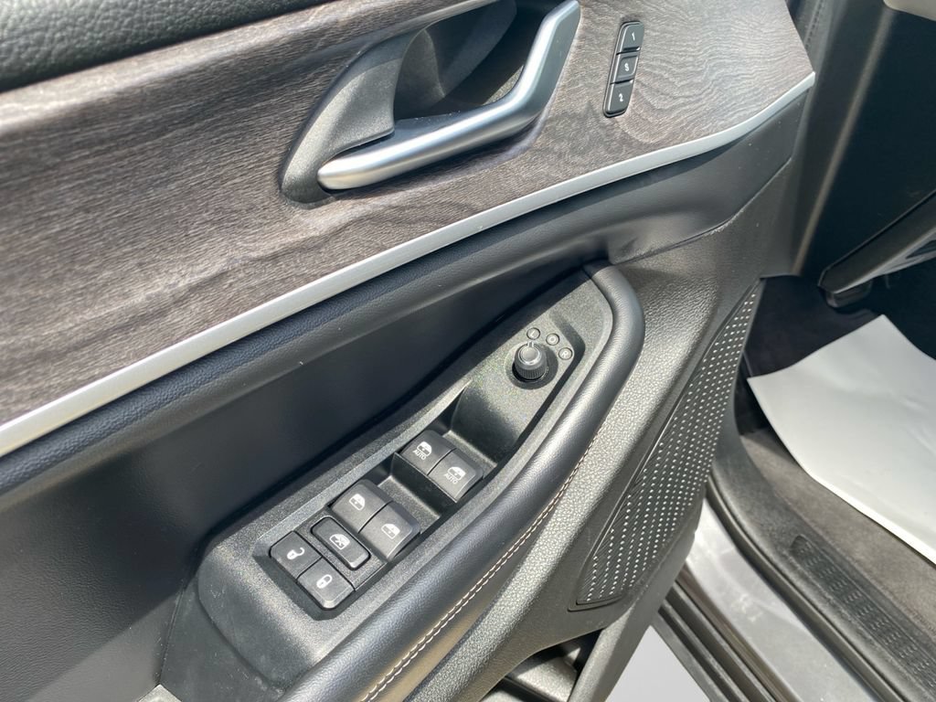 Used 2023 Jeep Grand Cherokee L Limited AWD/4WD image 18