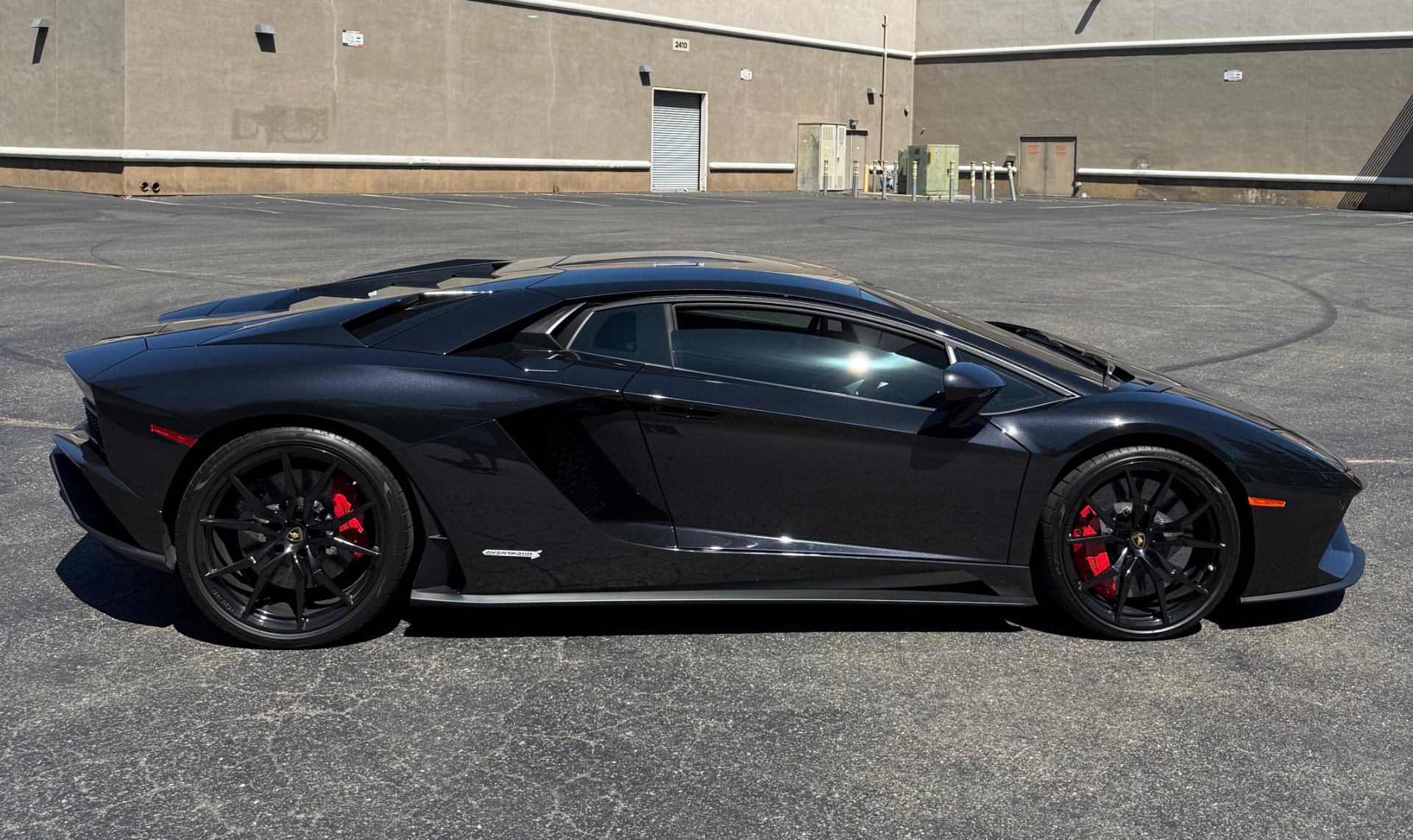 Used 2018 Lamborghini Aventador S AWD/4WD image 2