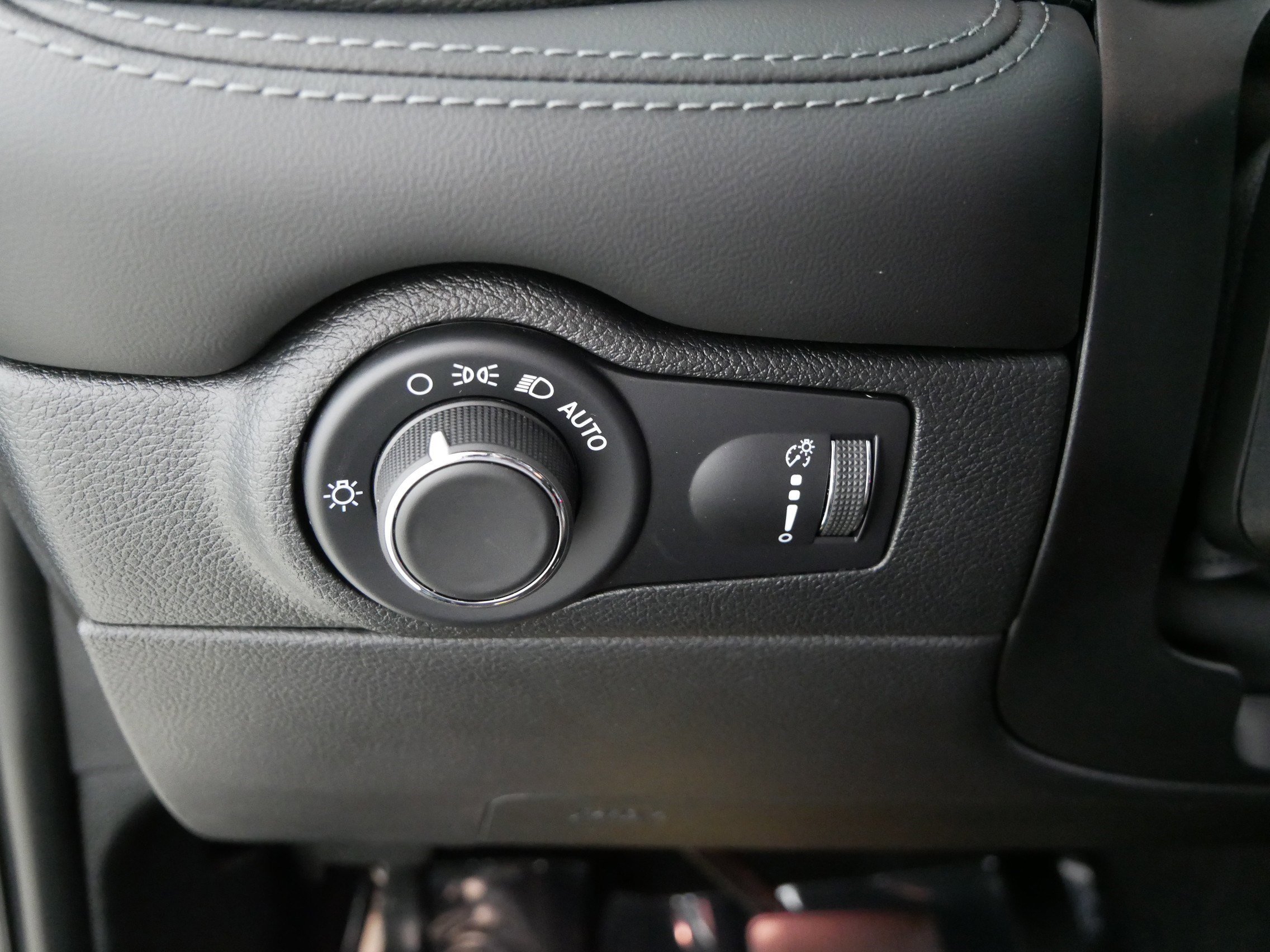 Used 2024 Dodge Durango SXT image 26
