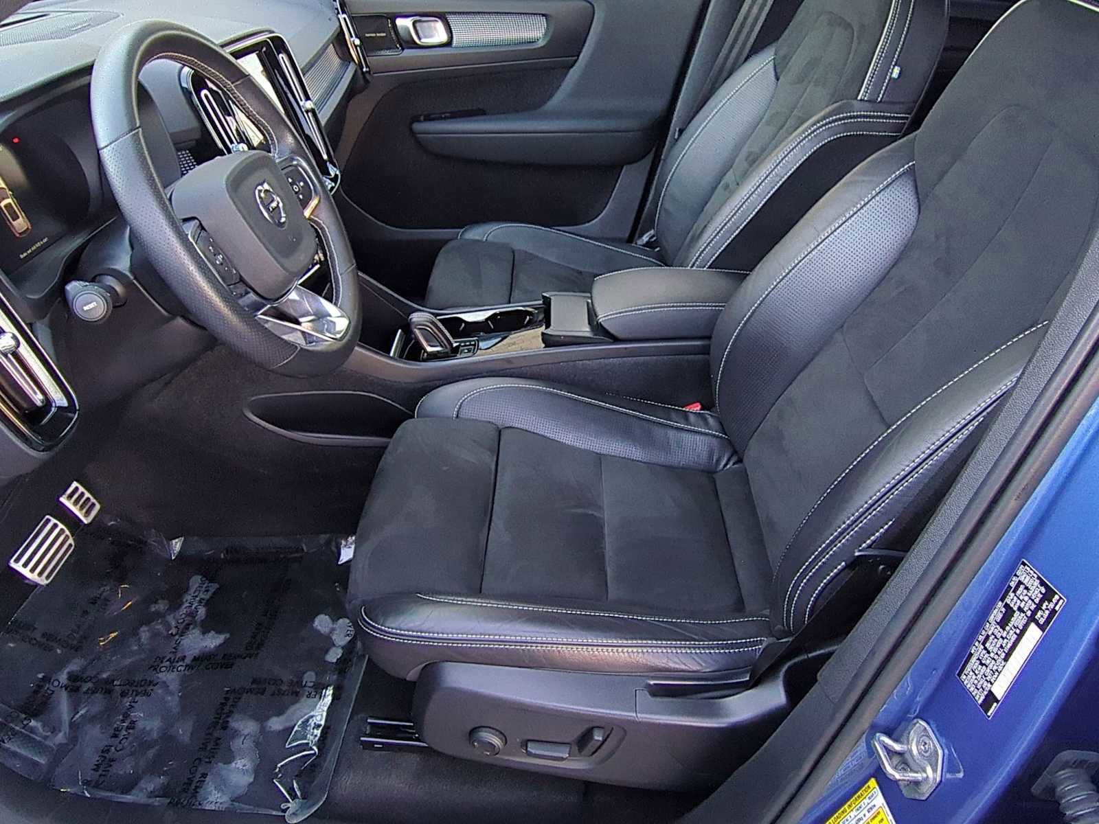 Used 2021 Volvo XC40 P8 Recharge w/ Advanced Package image 16