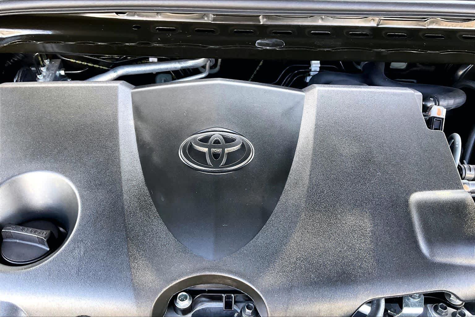 Used 2021 Toyota Camry XSE FWD image 33