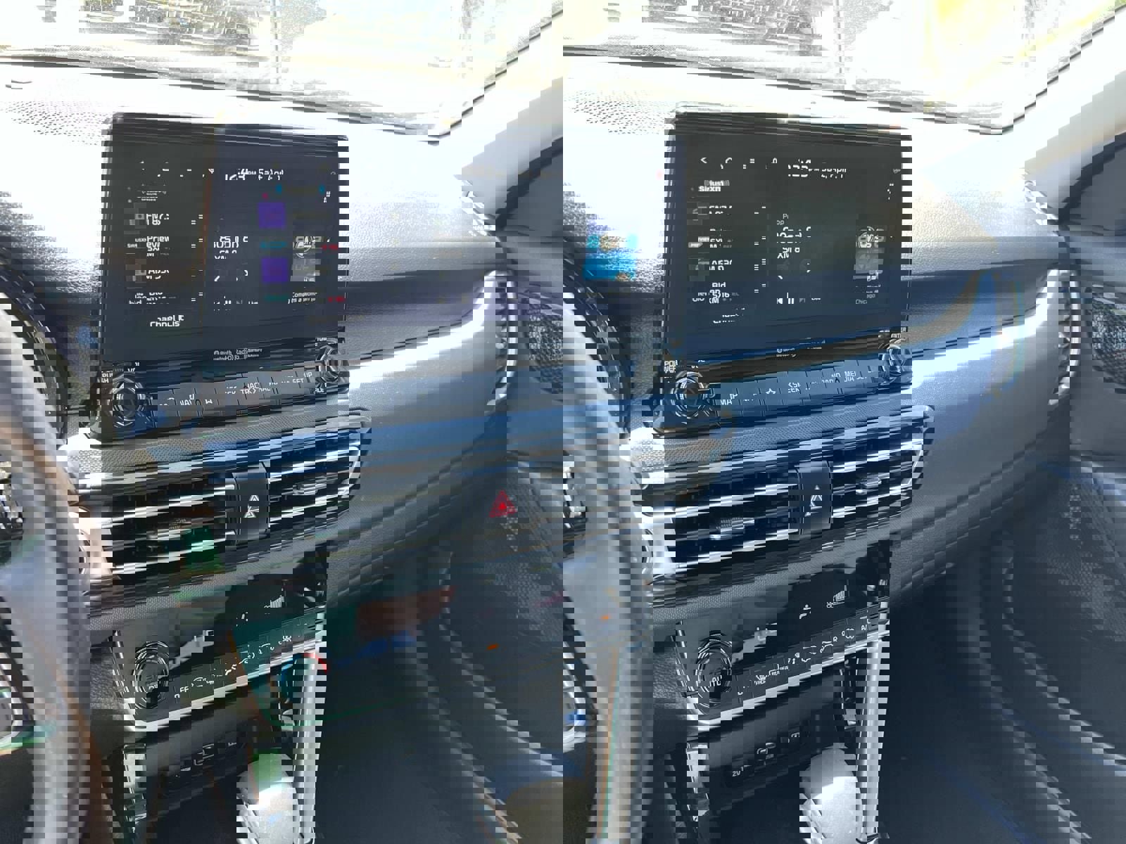 Used 2023 Kia Seltos S w/ Navigation Package image 29