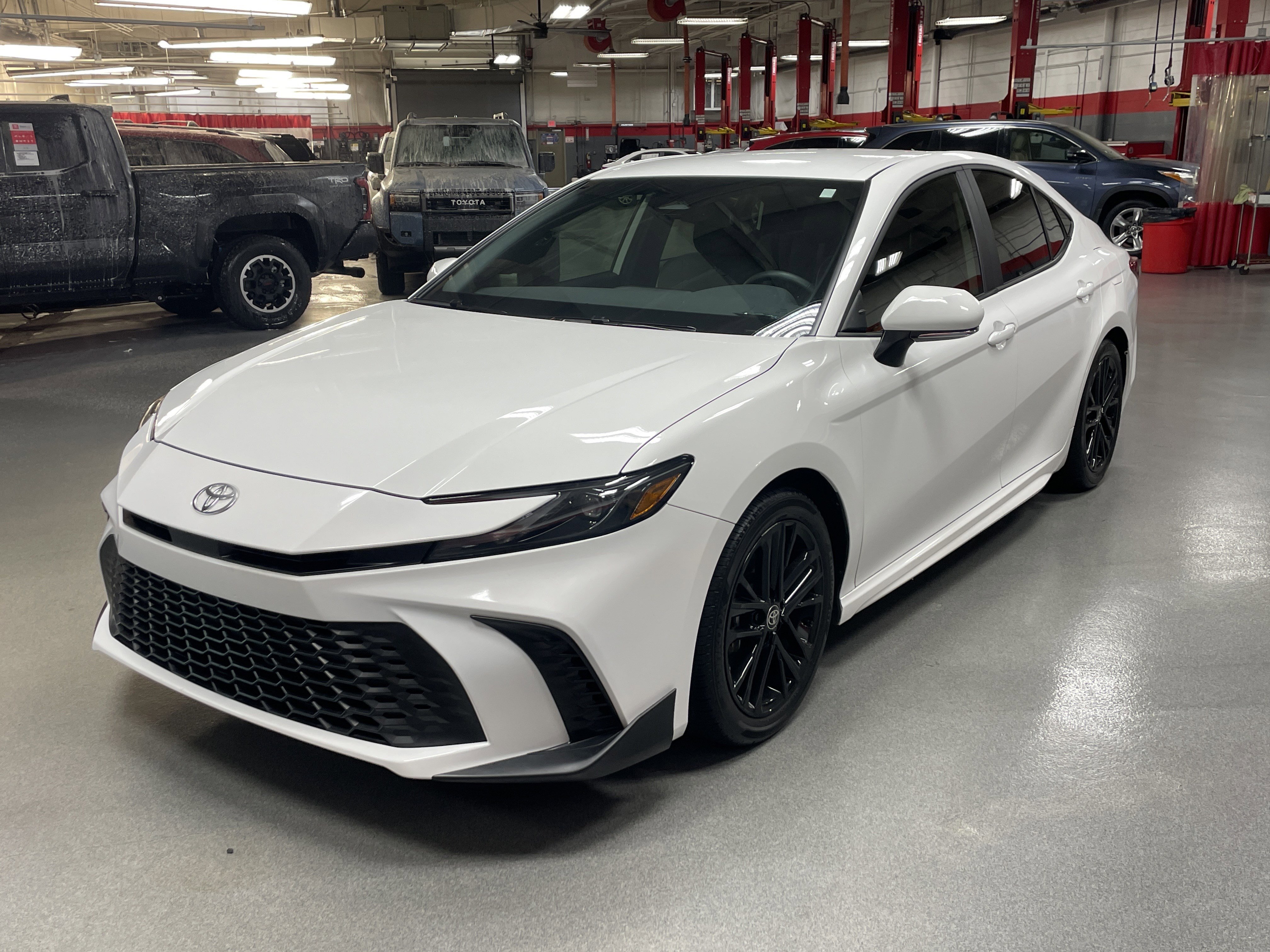 Certified 2025 Toyota Camry SE image 5