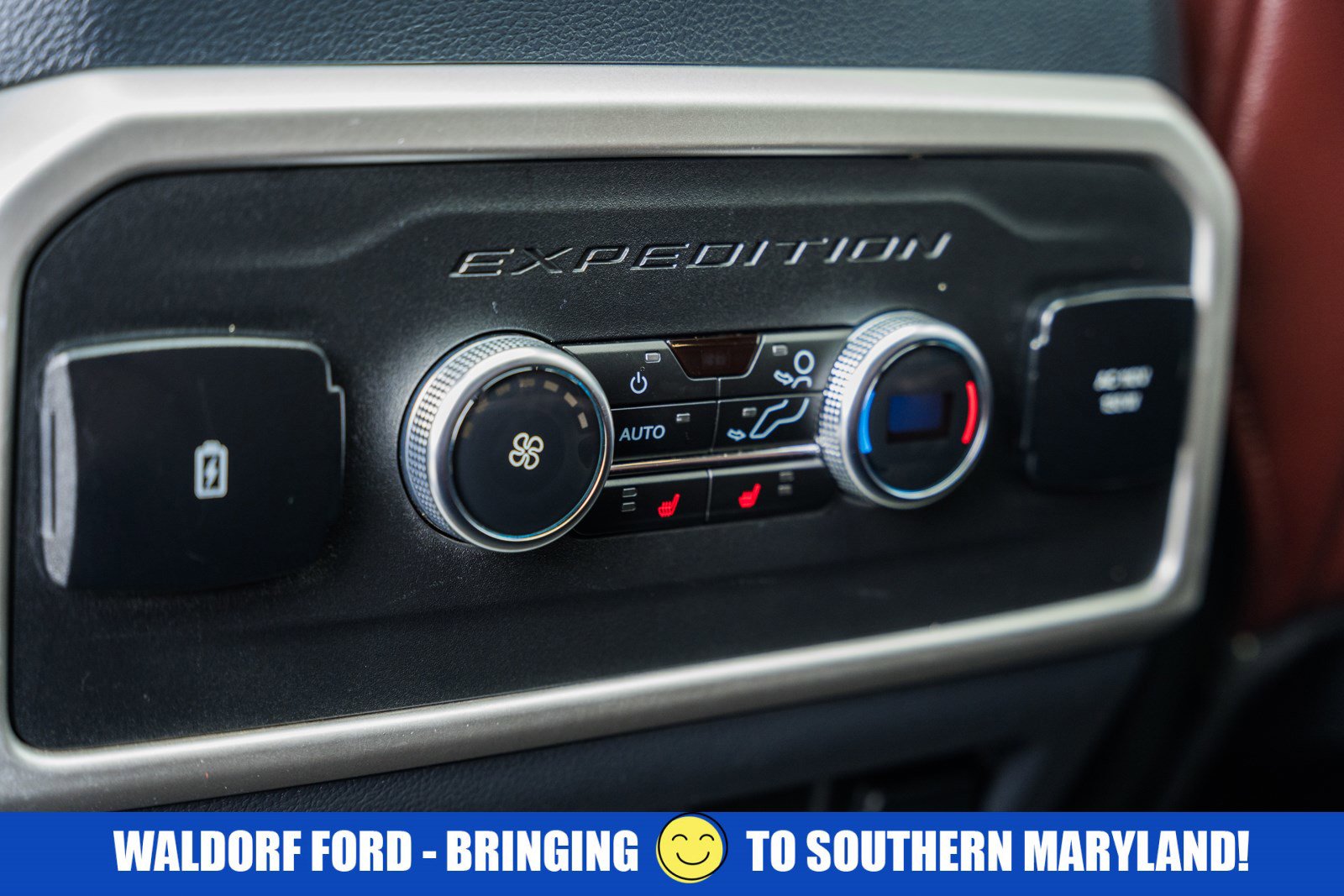 Used 2024 Ford Expedition Limited image 36