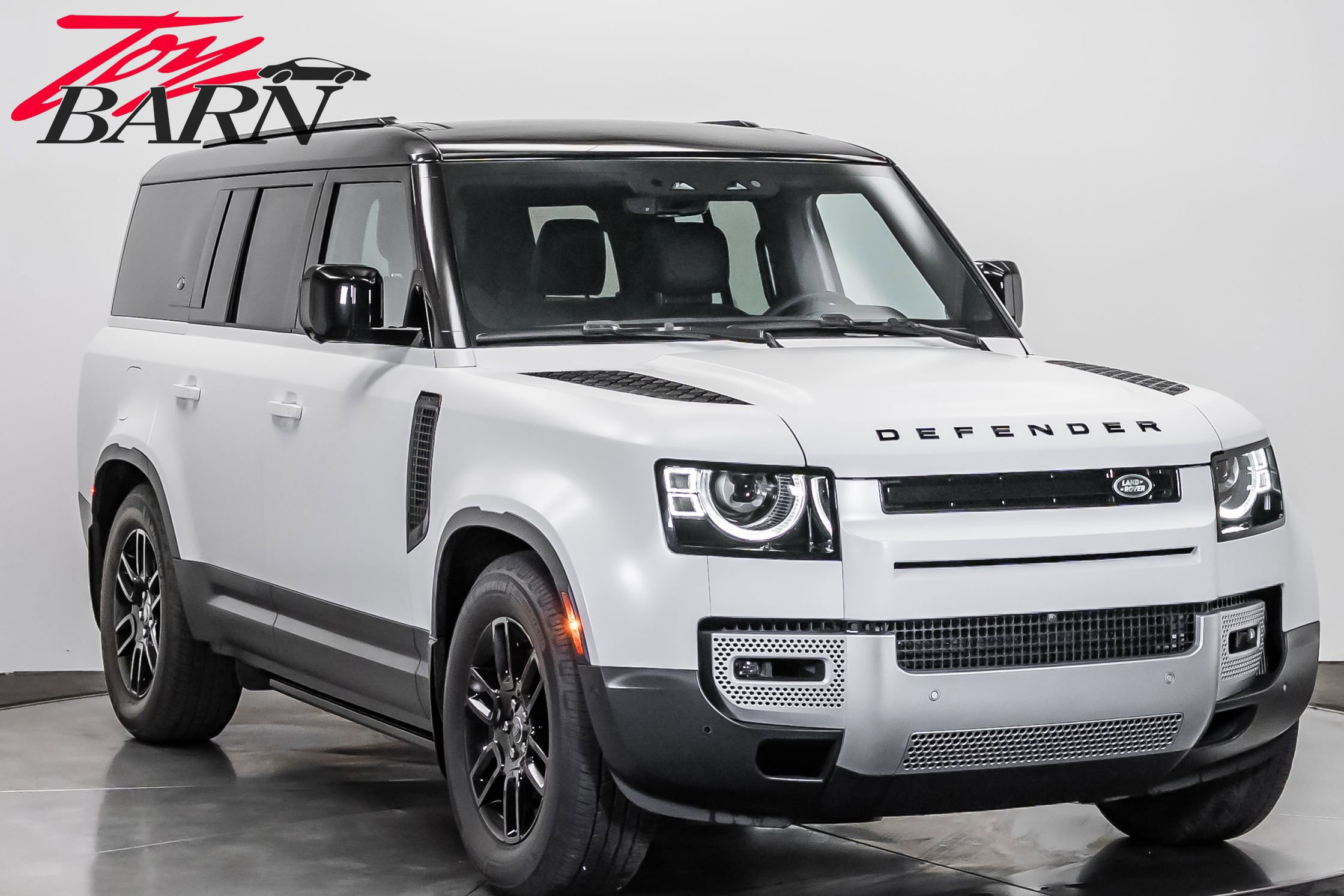 Used 2023 Land Rover Defender 130 SE image 6