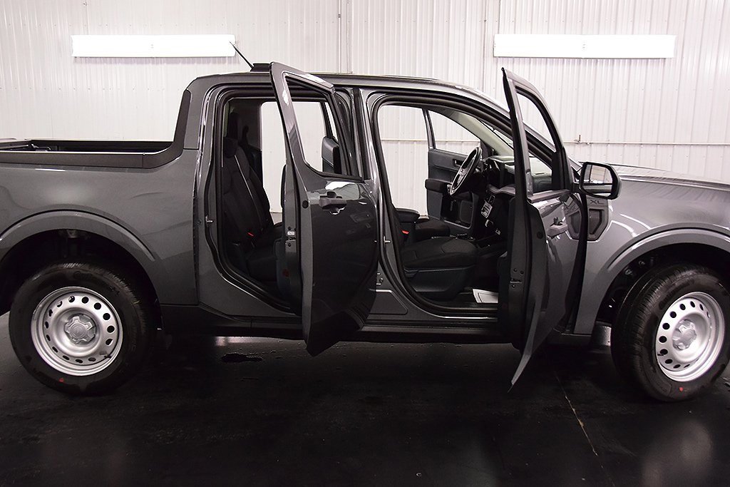 New 2025 Ford Maverick XL w/ Equipment Group 101A image 32
