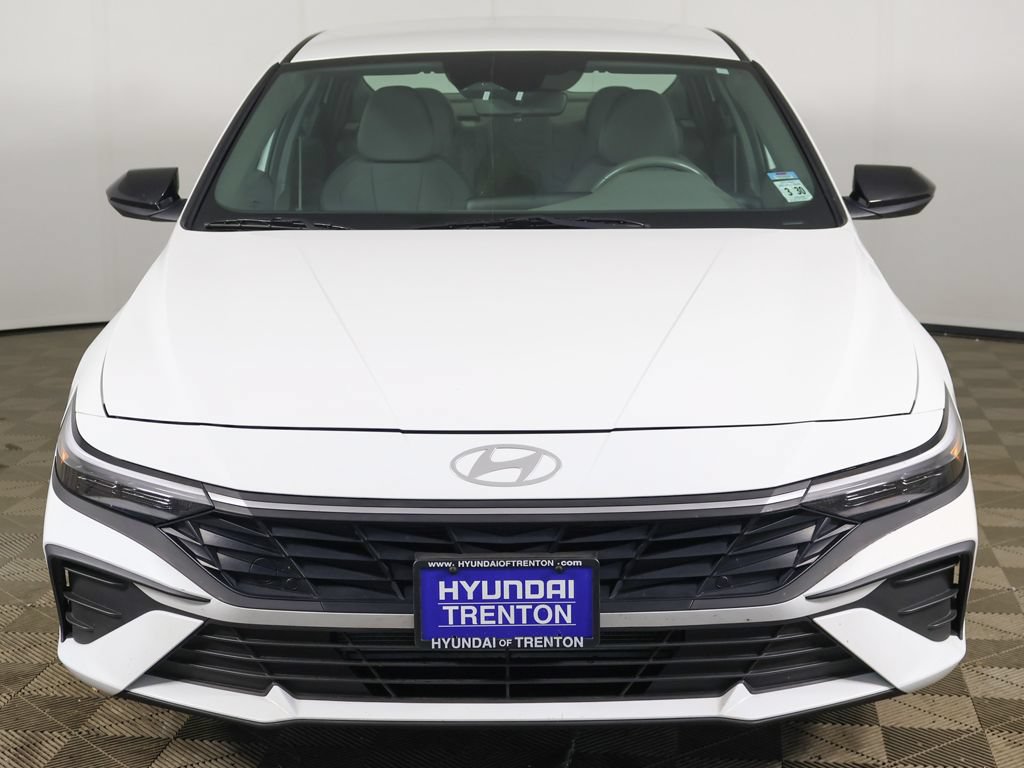 Certified 2025 Hyundai Elantra Sport FWD image 10
