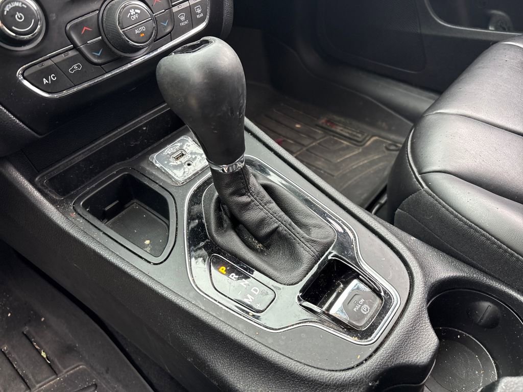 Used 2020 Jeep Cherokee Latitude Plus image 27