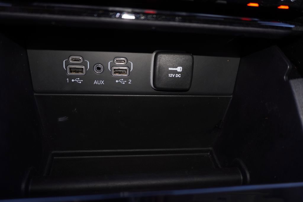 Used 2023 Jeep Grand Cherokee Limited image 18