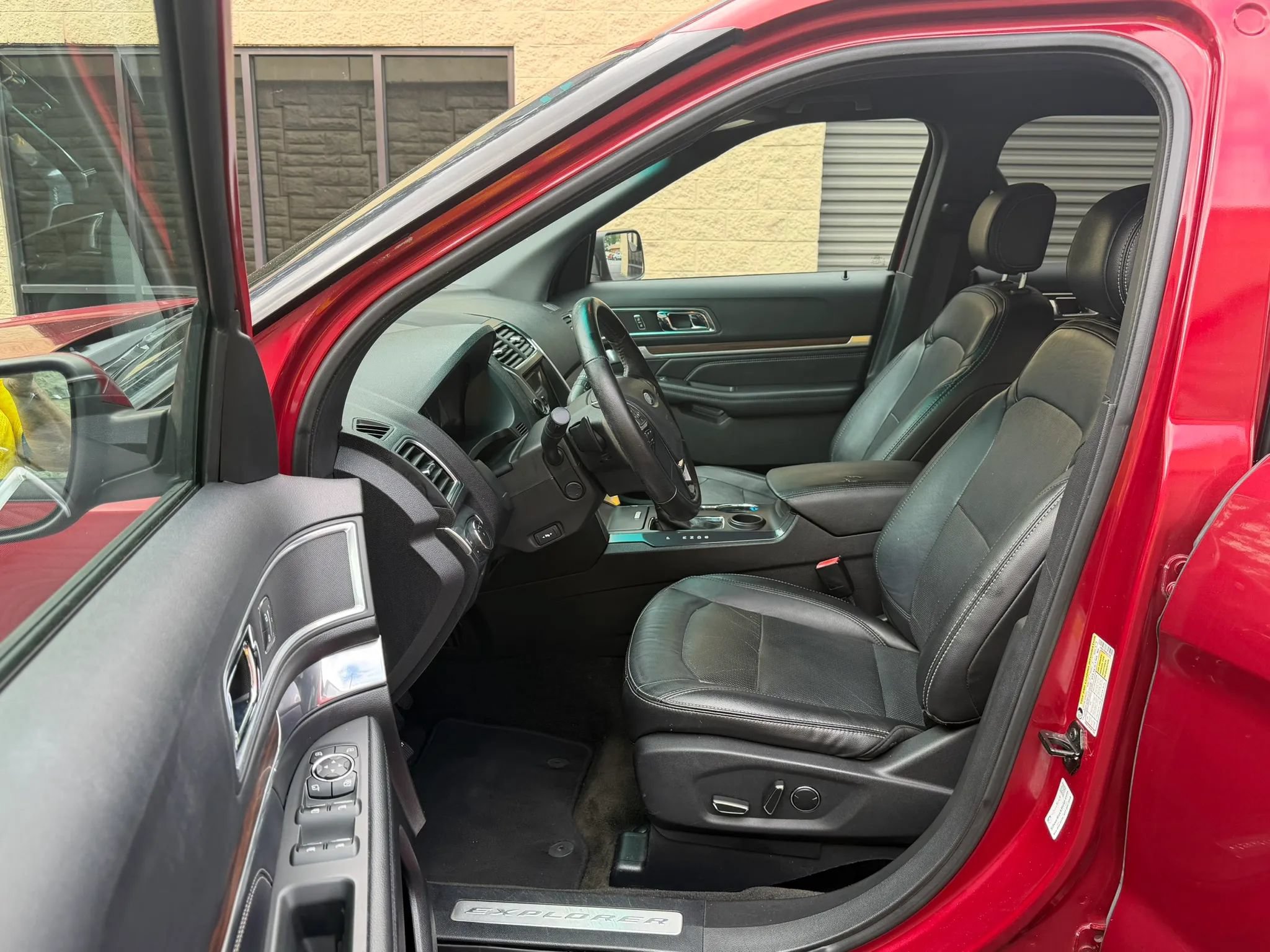 Used 2017 Ford Explorer Limited FWD image 21