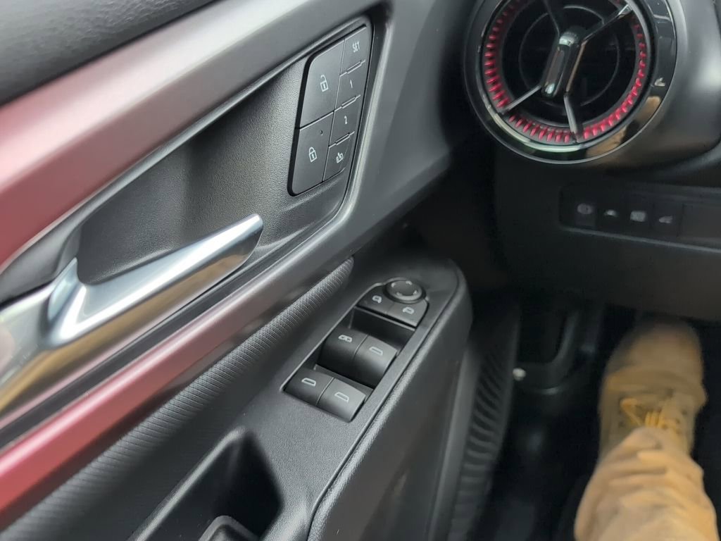 New 2026 Chevrolet Equinox EV RS image 13