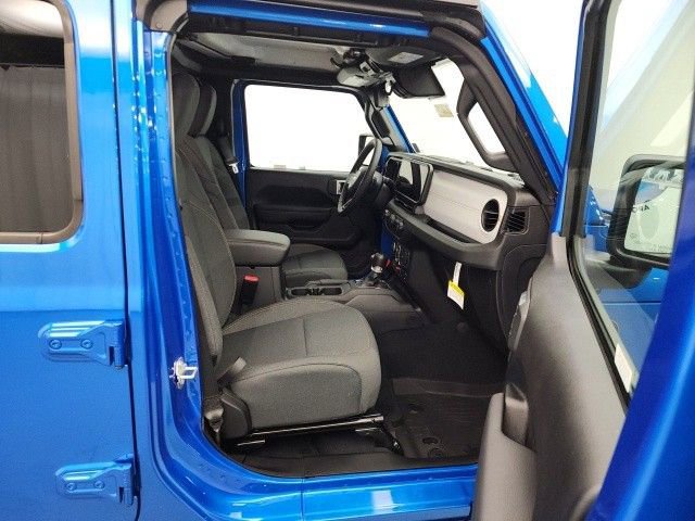 New 2024 Jeep Gladiator Willys image 31