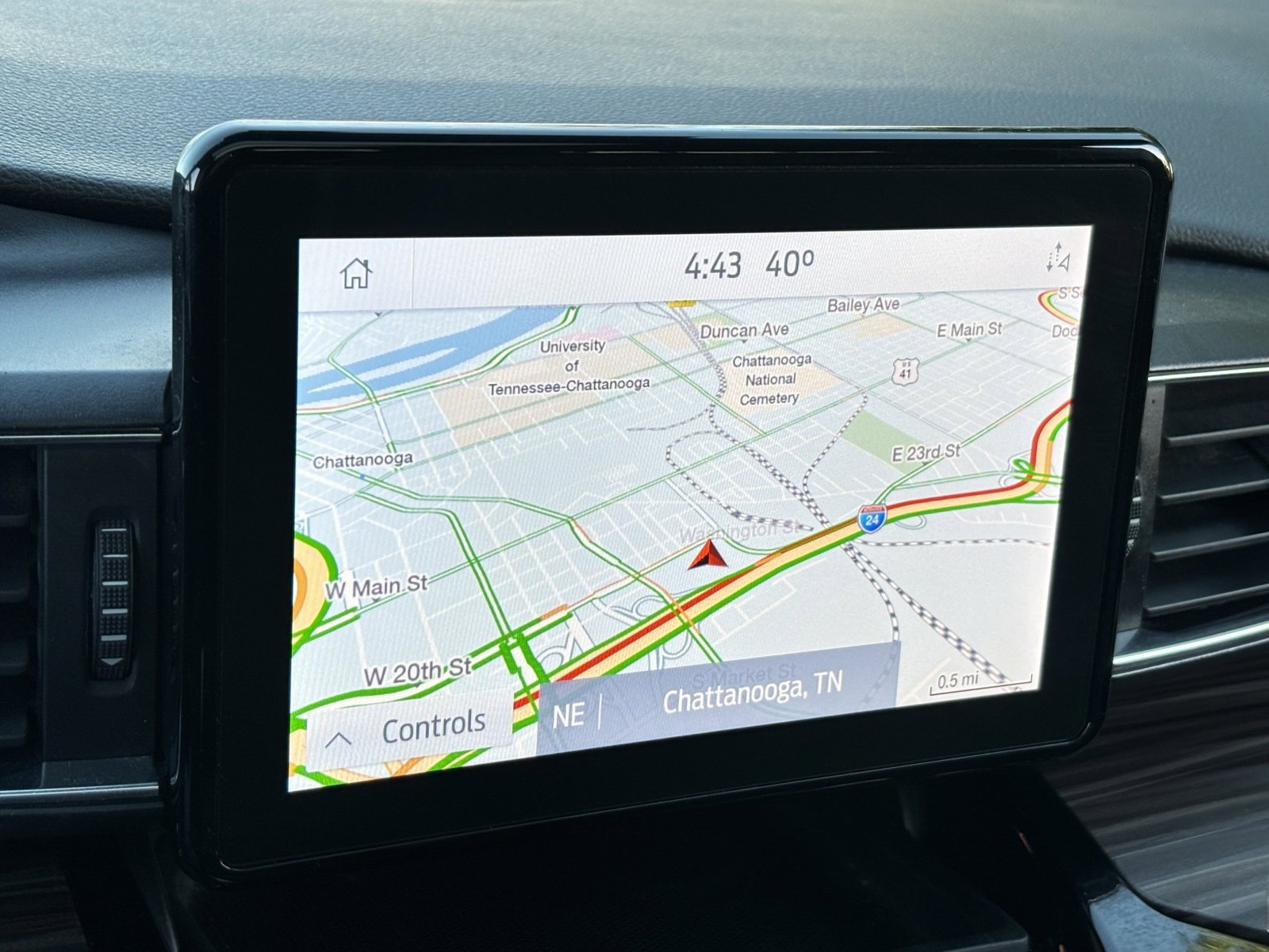 Used 2021 Ford Explorer Limited w/ Equipment Group 301A image 4