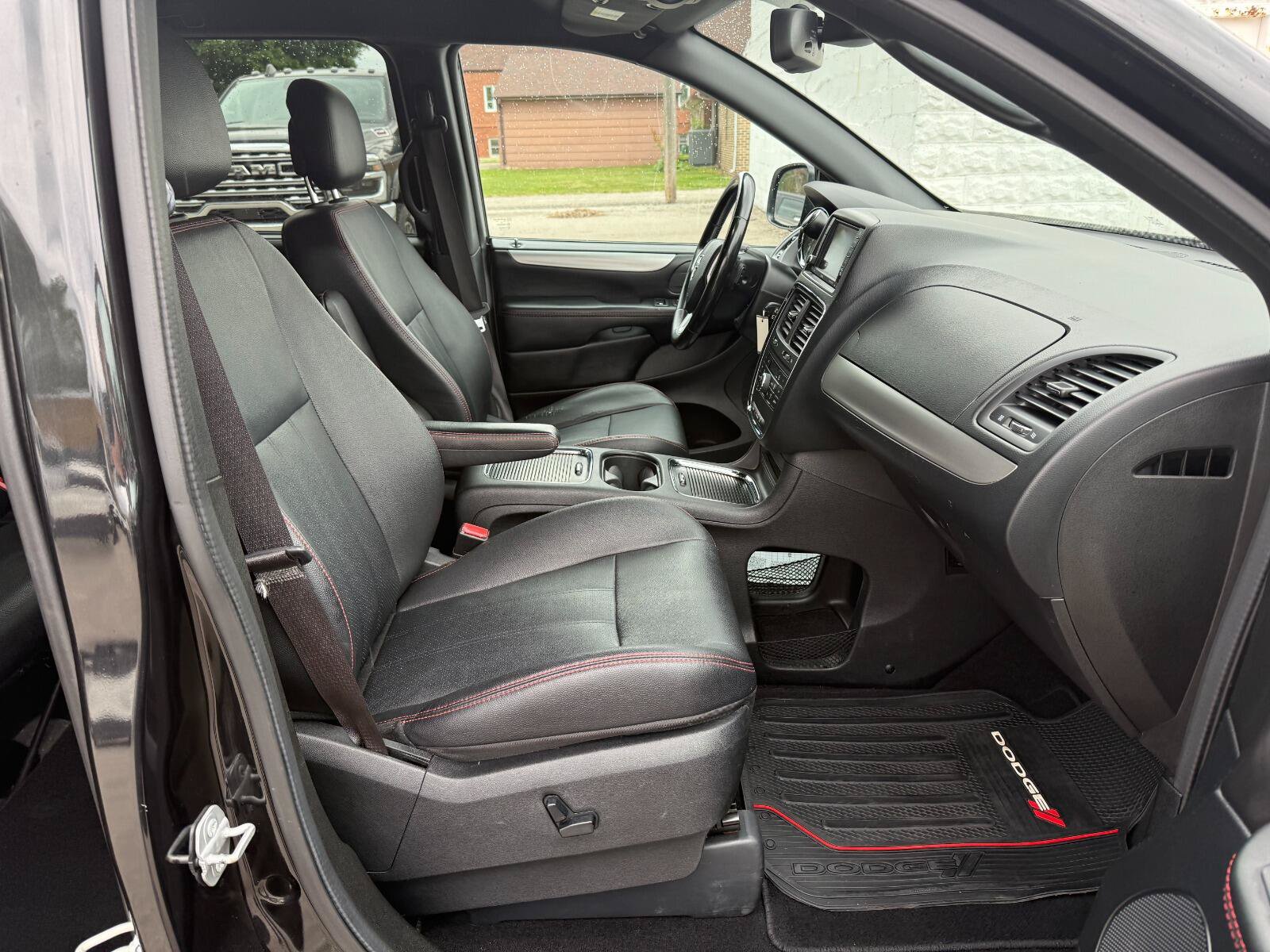 Used 2020 Dodge Grand Caravan GT FWD image 16