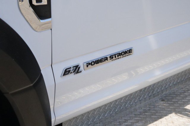Used 2017 Ford F550 2WD Regular Cab Super Duty image 43