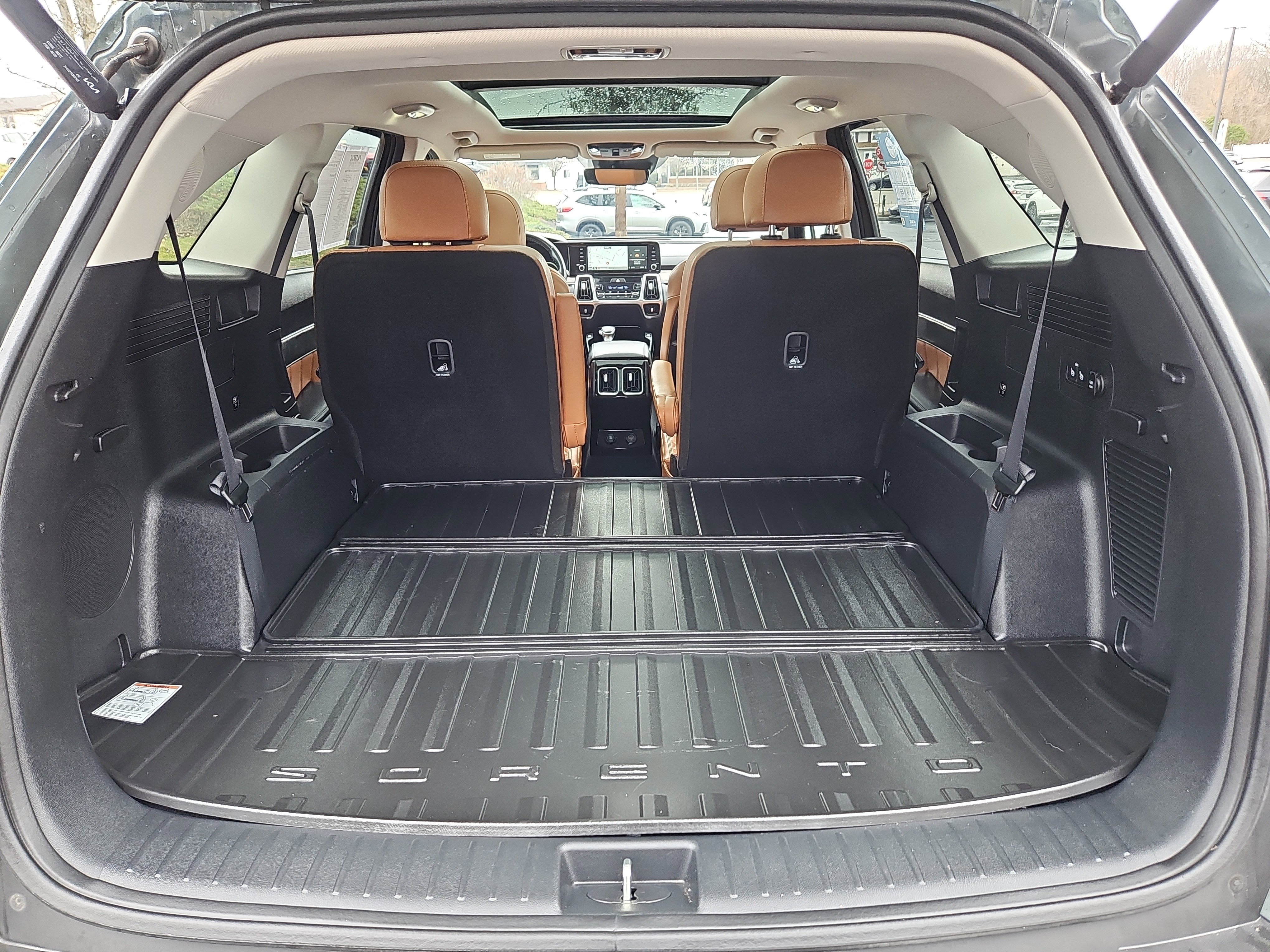 Used 2022 Kia Sorento SX Prestige w/ Rust Color Package image 35