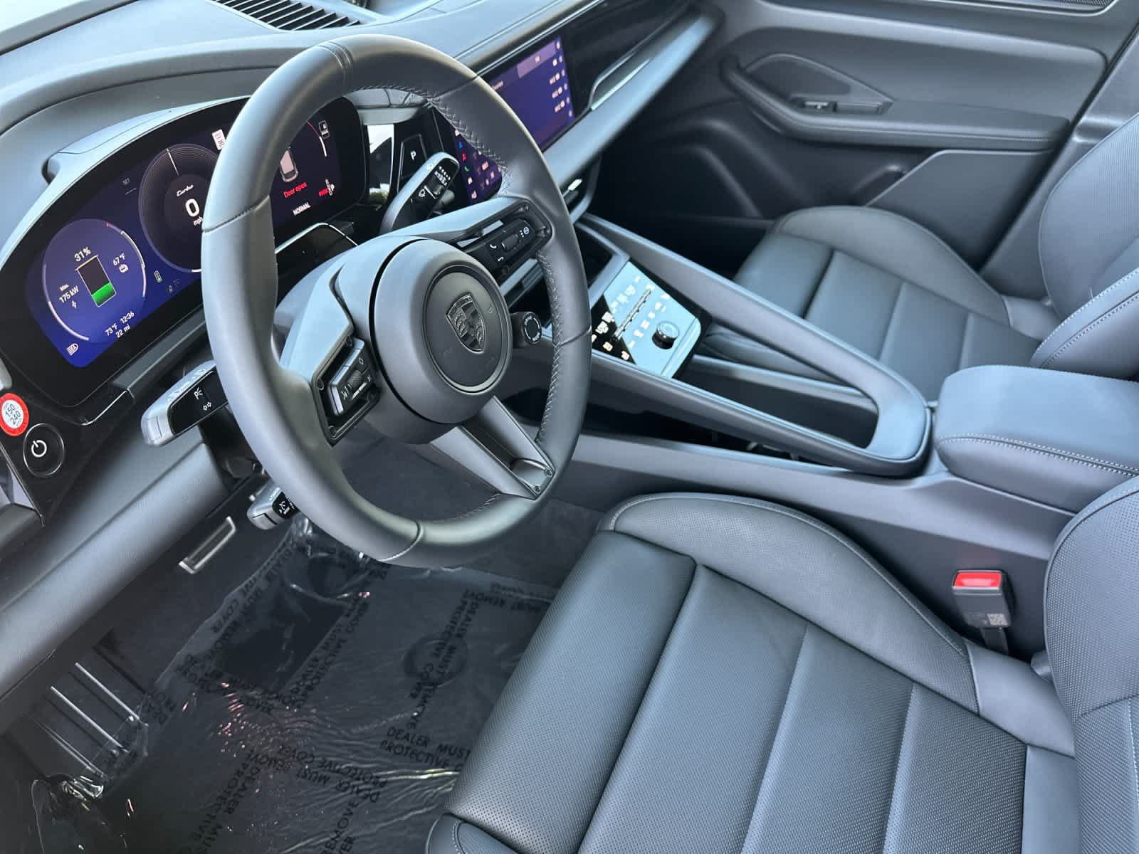 New 2026 Porsche Macan Turbo Electric AWD/4WD image 4