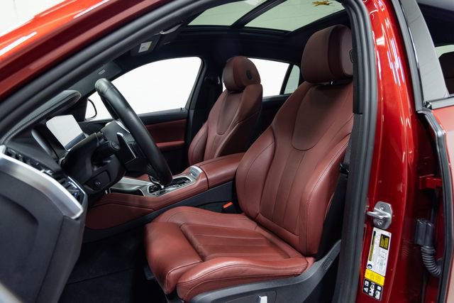 Used 2022 BMW X6 xDrive40i w/ M Sport Package image 22