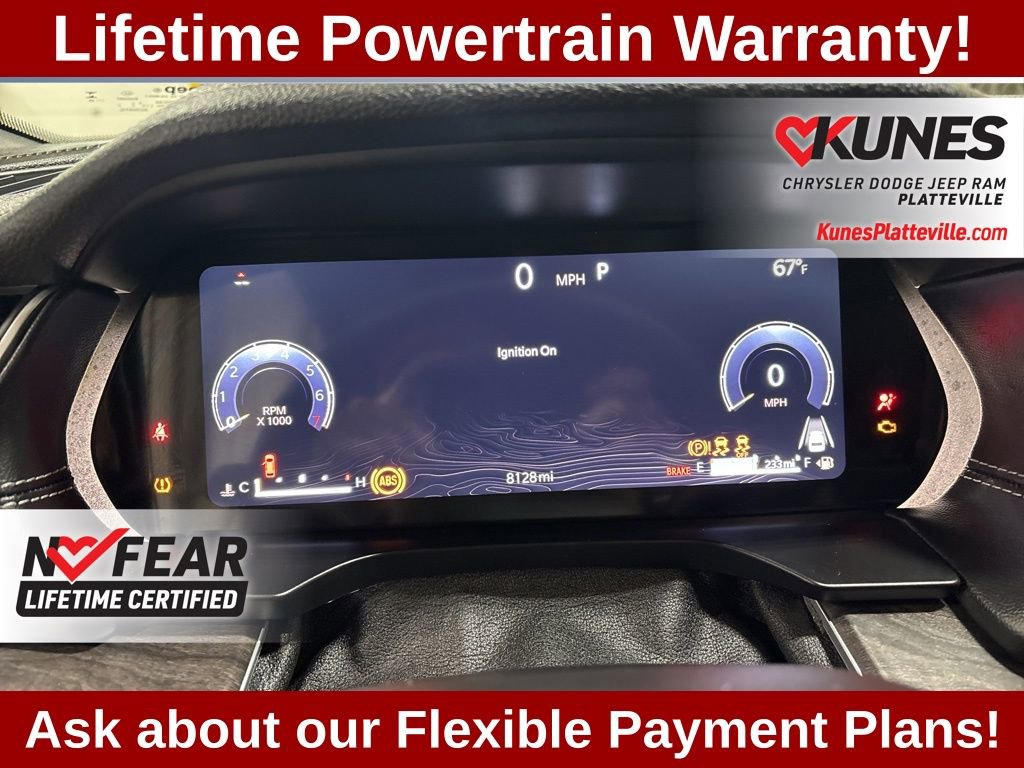 Used 2025 Jeep Grand Cherokee Limited w/ Black Appearance Package image 23