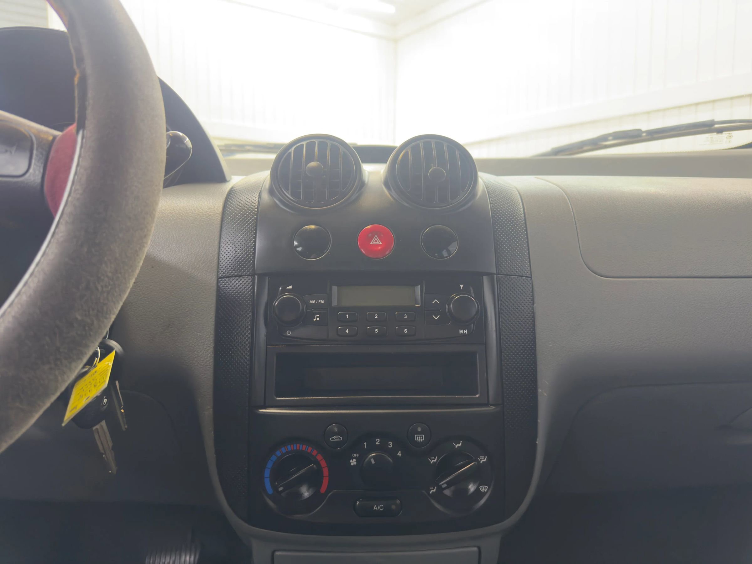 Used 2004 Chevrolet Aveo Hatchback image 17