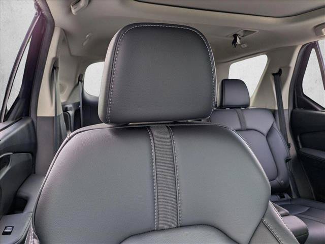 Used 2025 Honda Pilot Touring image 14
