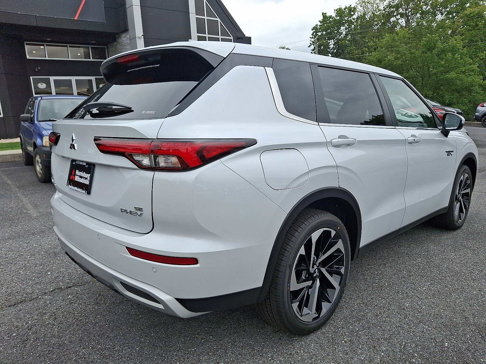 New 2025 Mitsubishi Outlander SE image 7