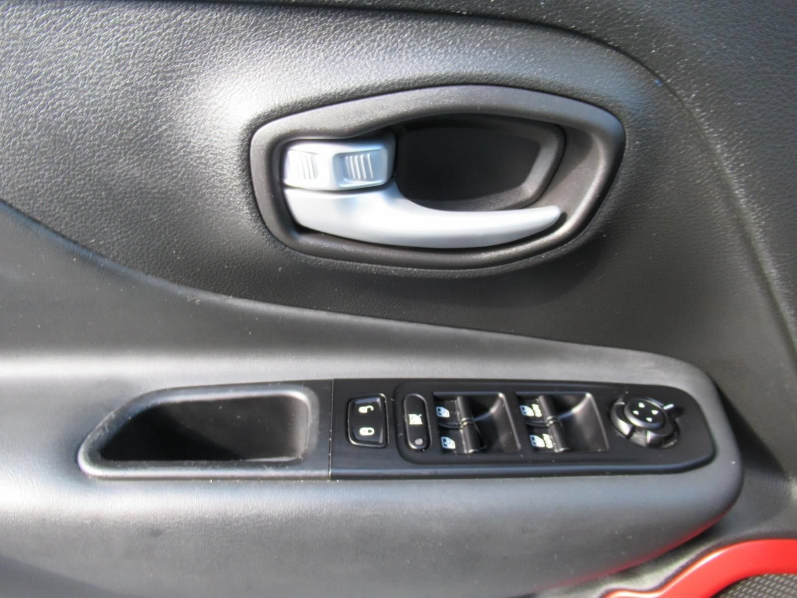 Certified 2023 Jeep Renegade Trailhawk AWD/4WD image 21