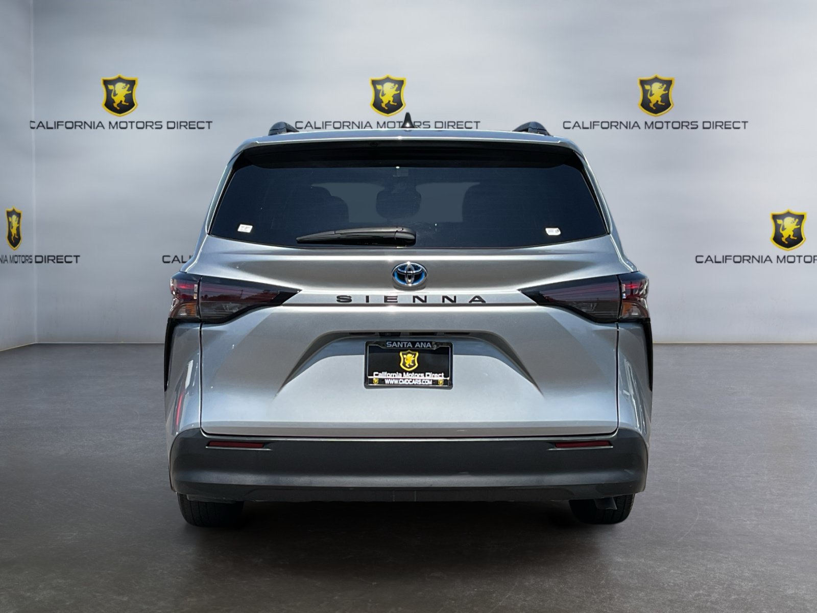Used 2023 Toyota Sienna LE w/ LE Plus Package FWD image 6