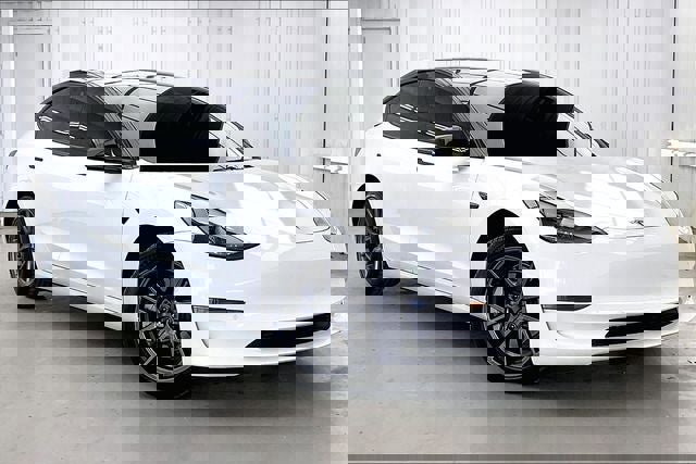 Used 2021 Tesla Model 3 Standard Range Plus RWD image 1