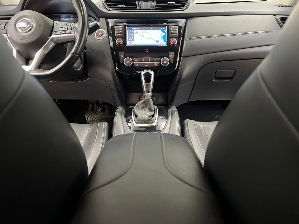 Used 2017 Nissan Rogue SL image 39