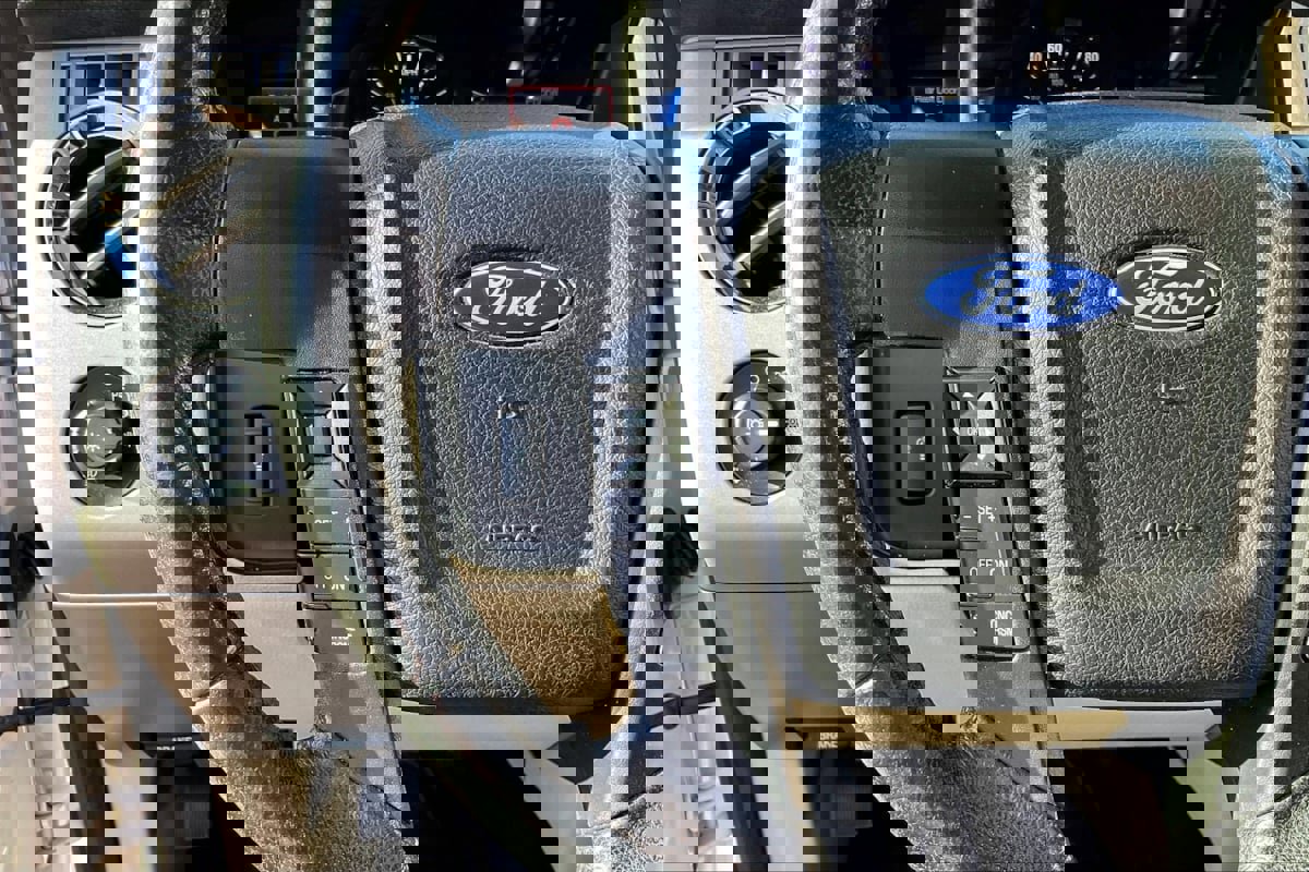 Used 2017 Ford Expedition XLT w/ Equipment Group 202A image 18