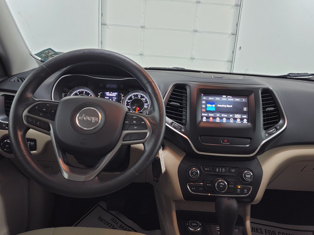 Used 2019 Jeep Cherokee Latitude w/ Popular Appearance Group AWD/4WD image 12