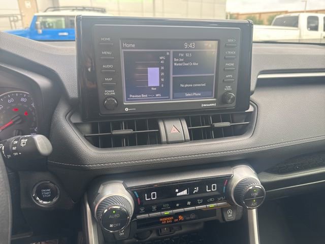 Used 2020 Toyota RAV4 XLE w/ Convenience Package FWD image 12