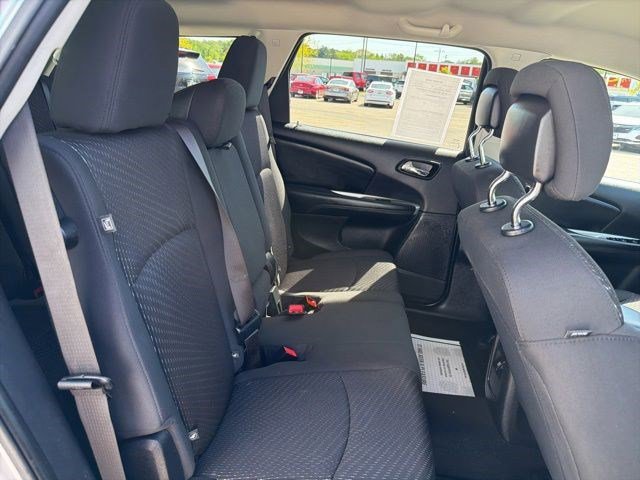 Used 2018 Dodge Journey SE FWD image 18