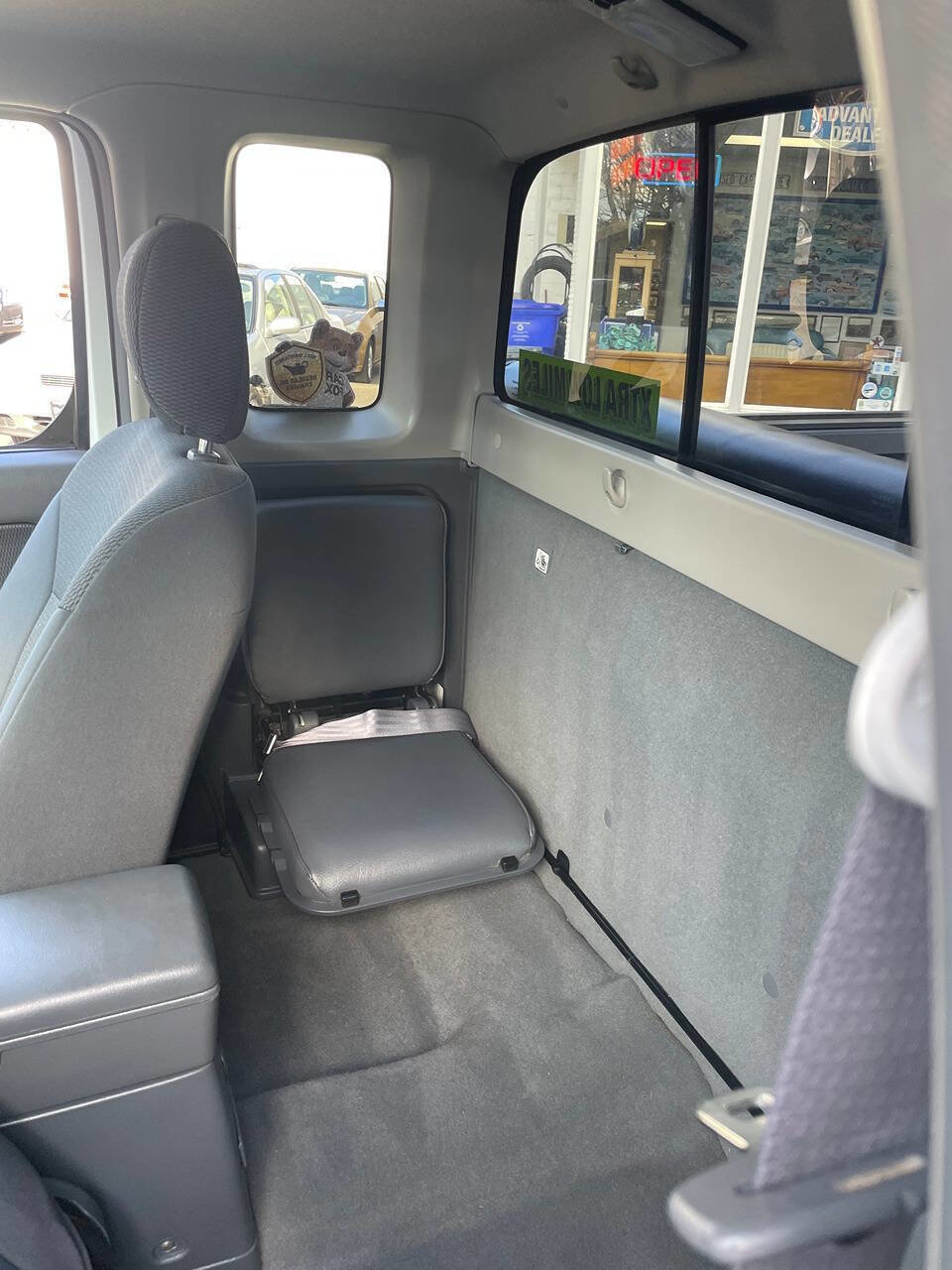 Used 2004 Nissan Frontier XE w/ (VTP) Value Truck Pkg image 25