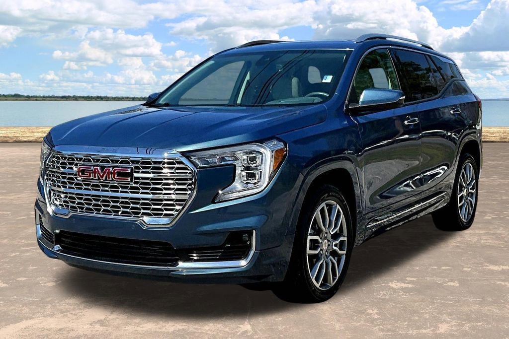 Used 2024 GMC Terrain Denali image 4