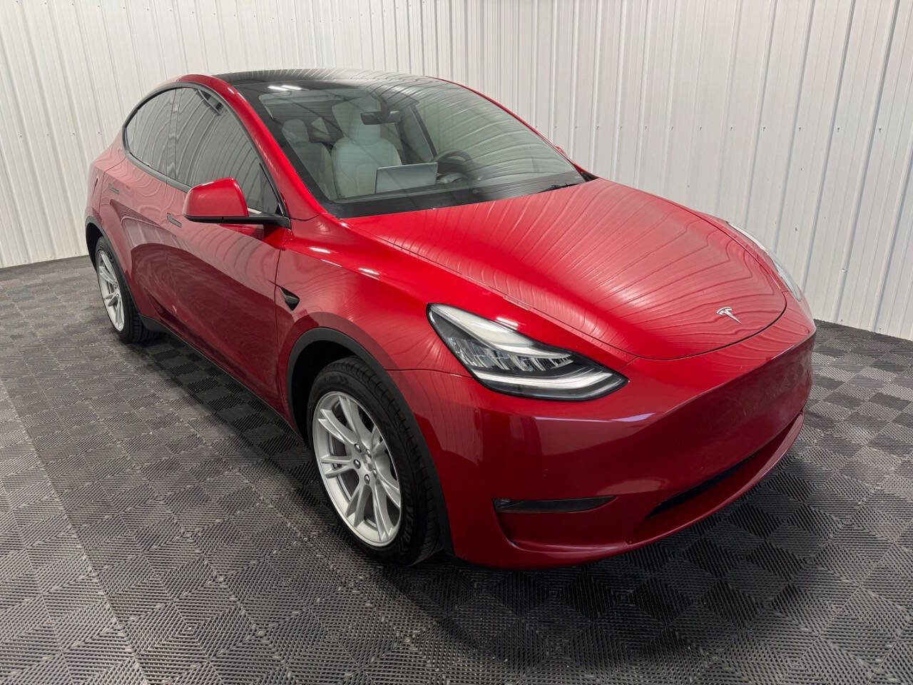 Used 2021 Tesla Model Y Long Range image 2