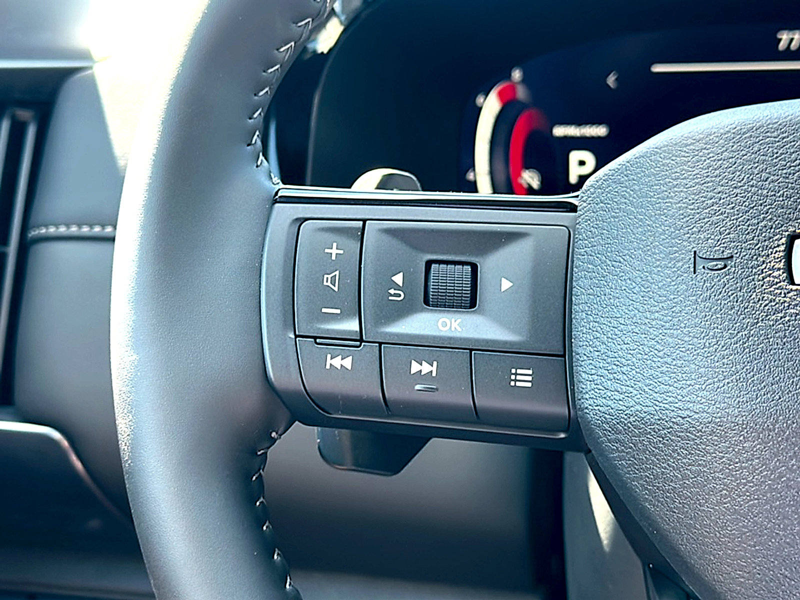 New 2026 Nissan Pathfinder SL image 20